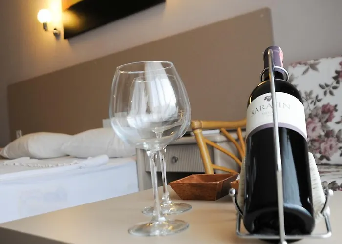 Hanci Hotel&apart شقة فندقية ماهموتلار